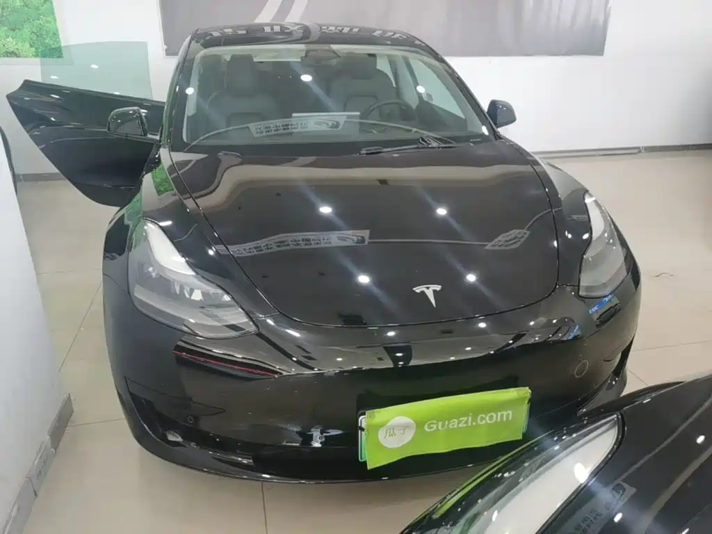 Tesla Model 3 — фото 3