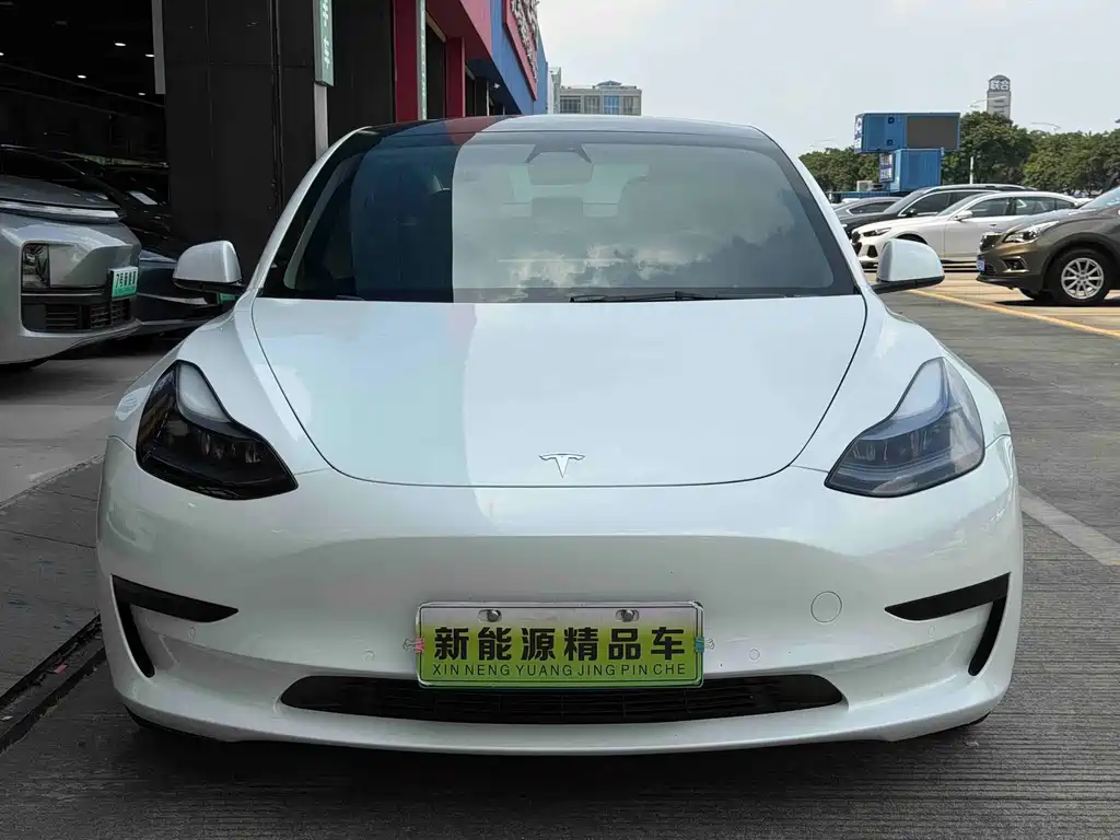 Tesla Model 3 — фото 3