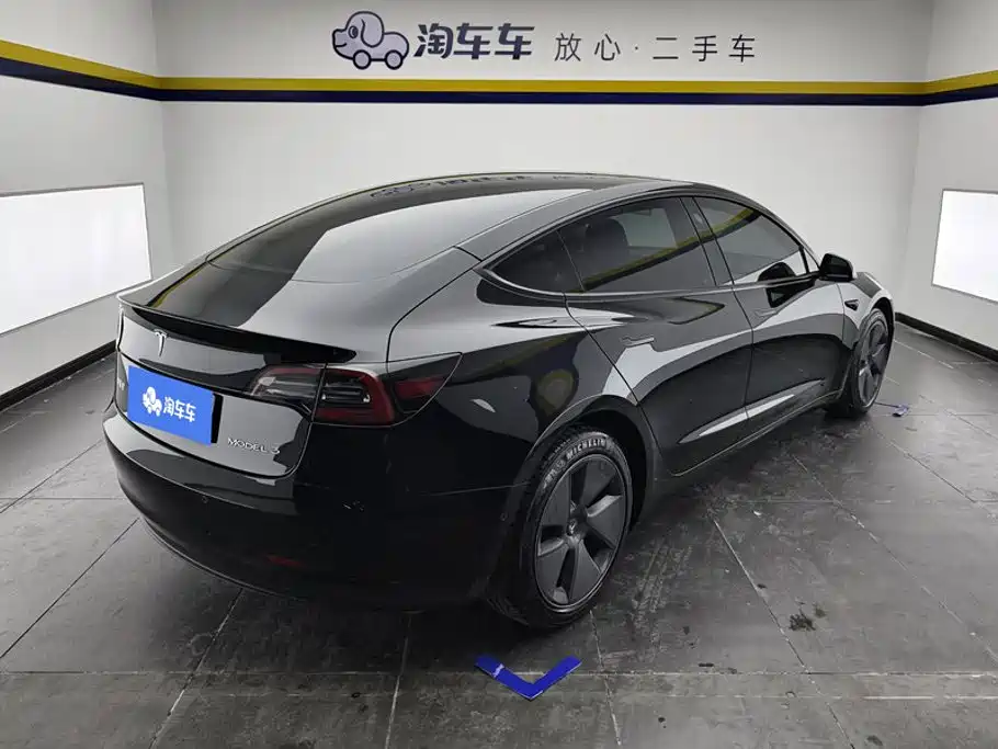 Tesla Model 3 — фото 3