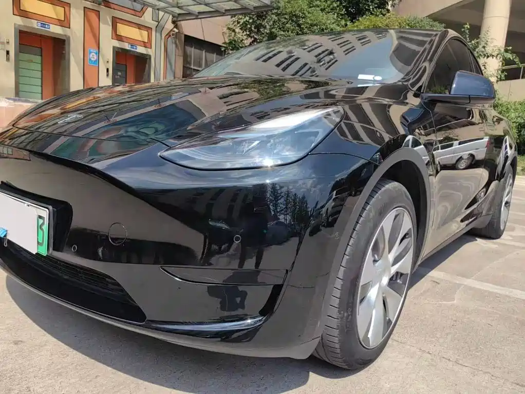 Tesla Model Y — фото 4