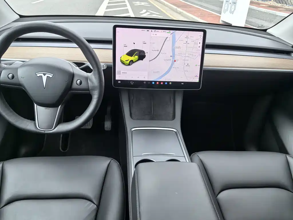 Tesla Model Y — фото 7