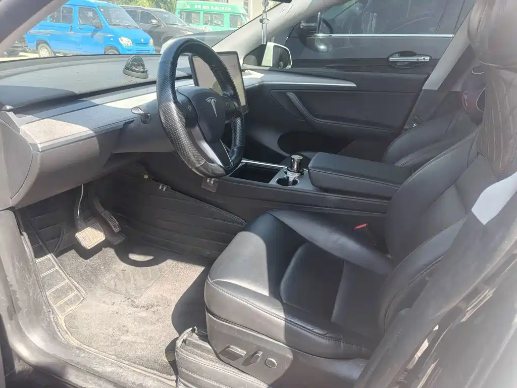 Tesla Model Y — фото 4