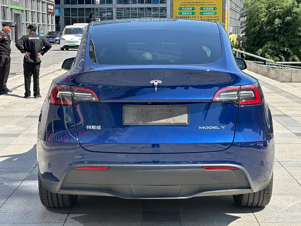 Tesla Model Y — фото 5