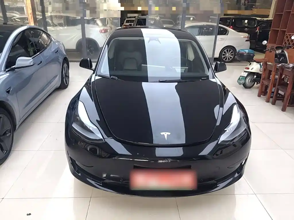 Tesla Model 3 — фото 3