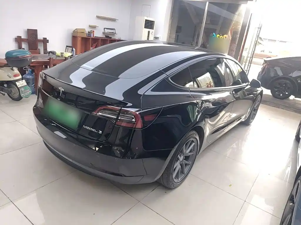 Tesla Model 3 — фото 5