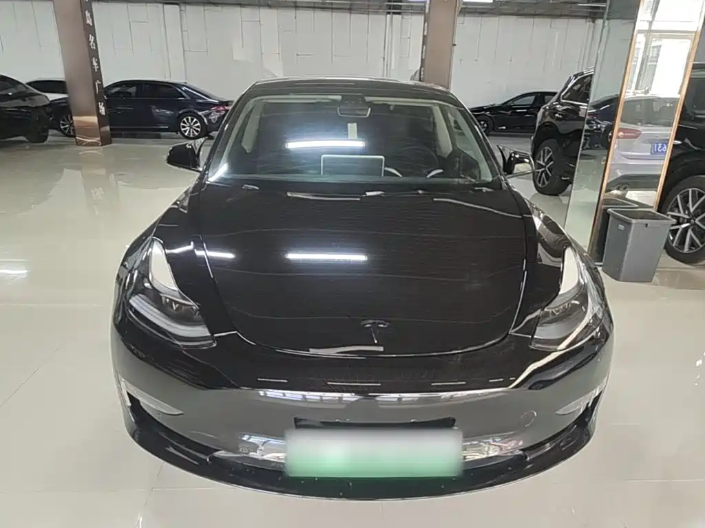 Tesla Model 3 — фото 3