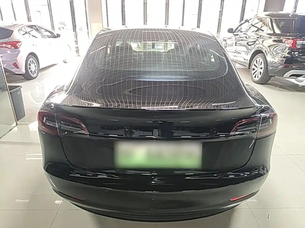 Tesla Model 3 — фото 6