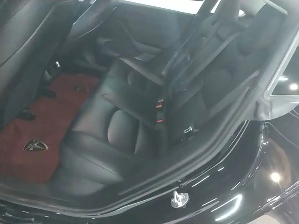 Tesla Model 3 — фото 17