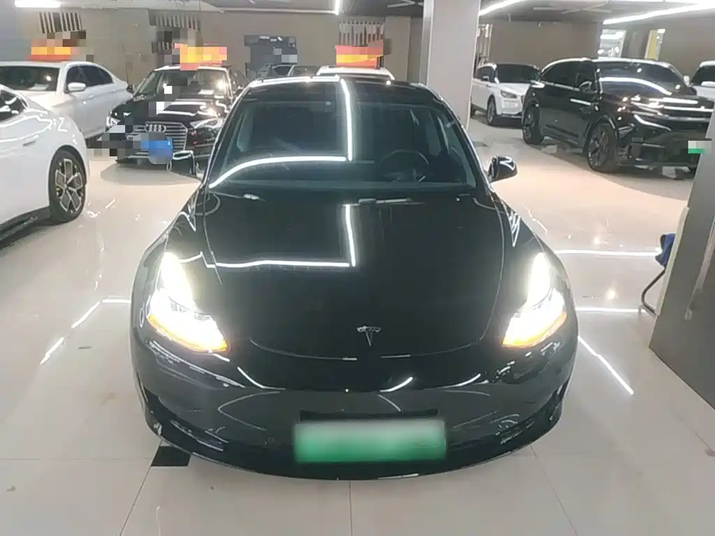 Tesla Model 3 — фото 3
