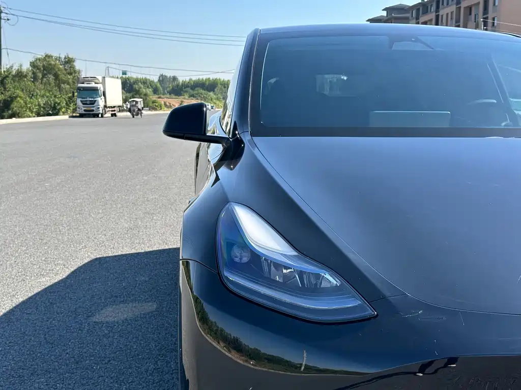 Tesla Model Y — фото 5