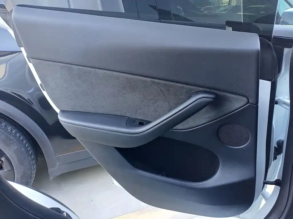 Tesla Model Y — фото 23
