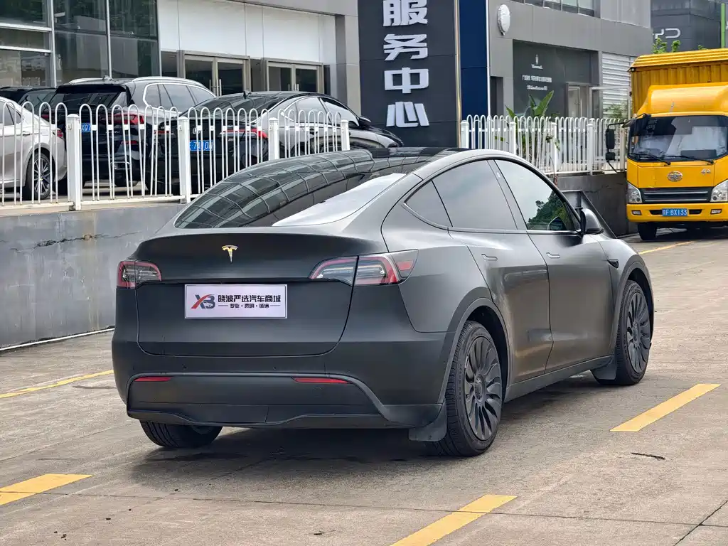 Tesla Model Y — фото 6