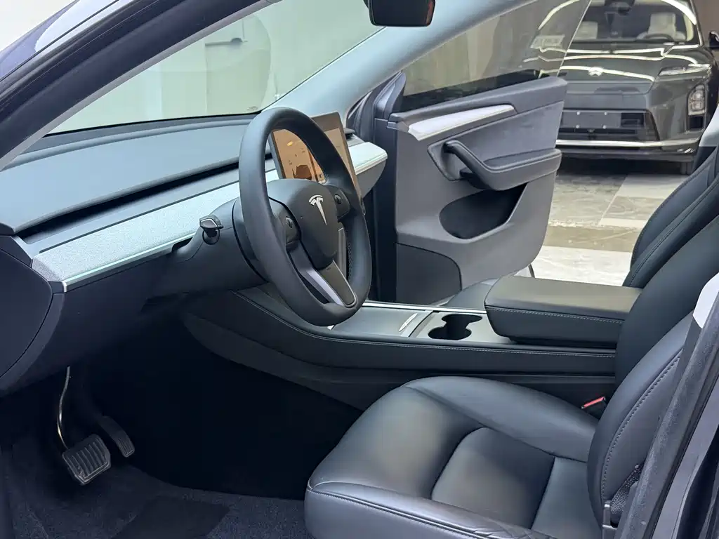 Tesla Model Y — фото 4