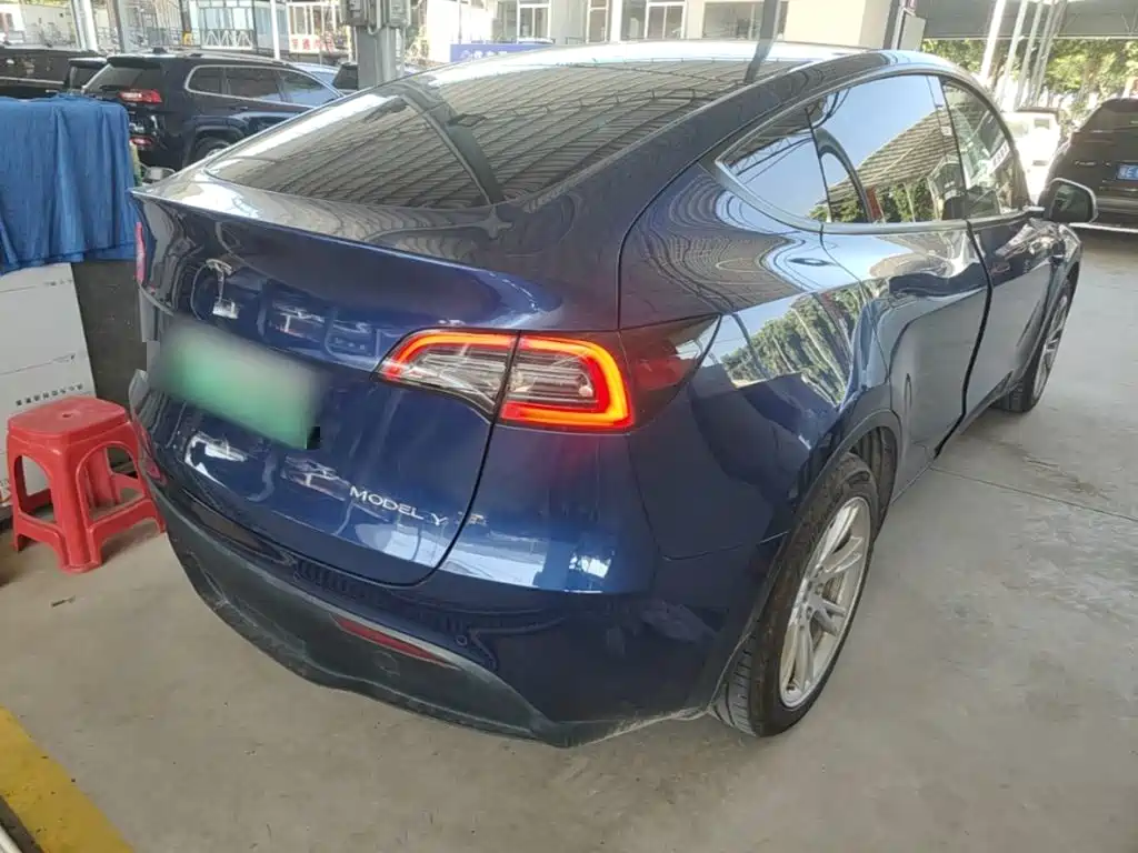 Tesla Model Y — фото 7