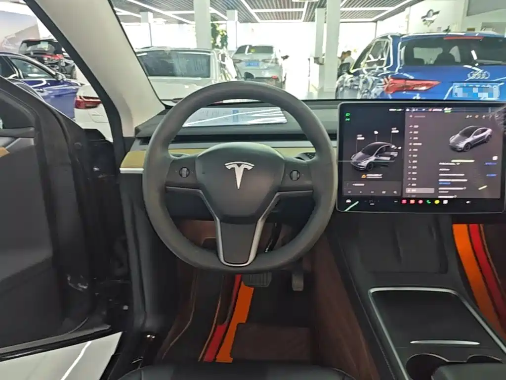 Tesla Model Y — фото 7