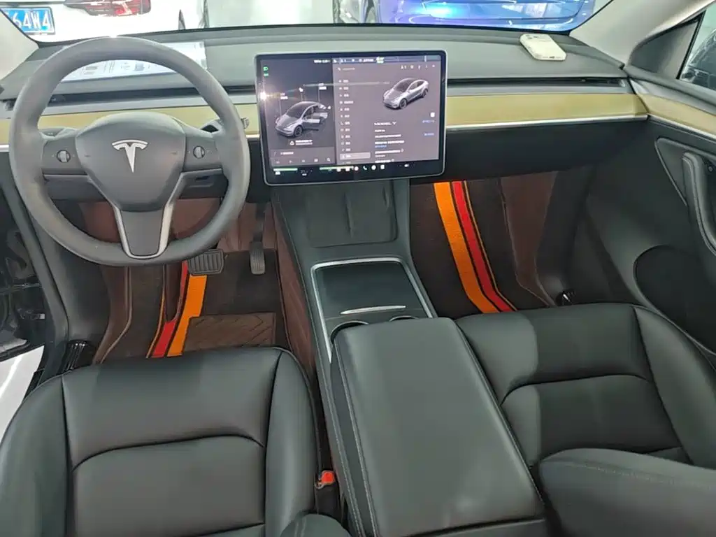 Tesla Model Y — фото 9