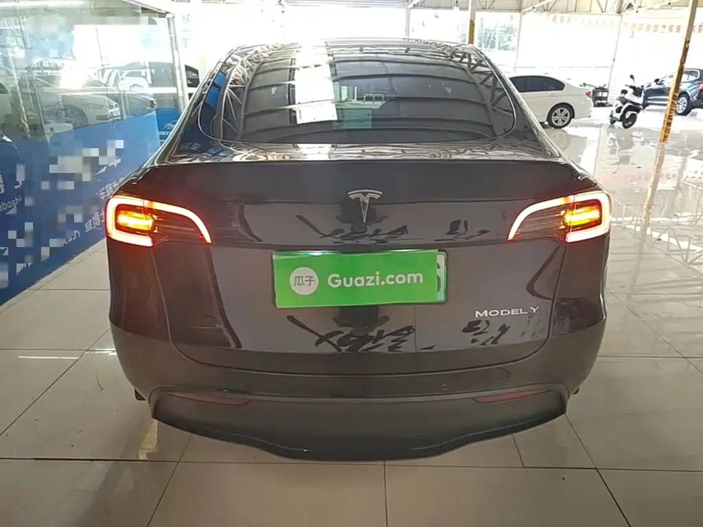 Tesla Model Y — фото 6