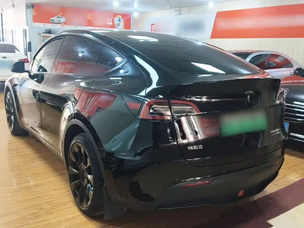 Tesla Model Y — фото 5