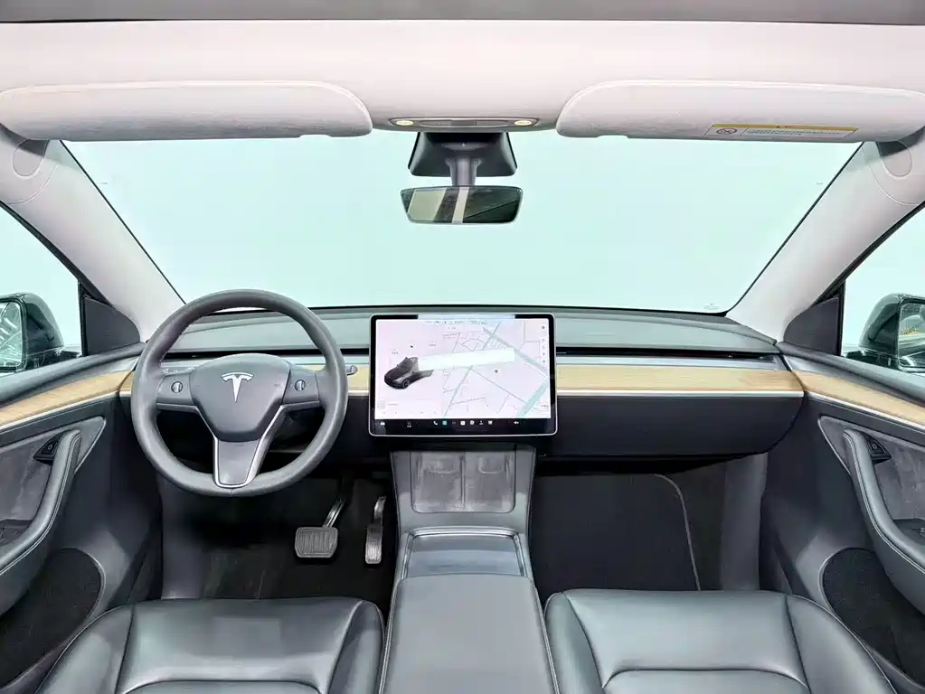 Tesla Model Y — фото 7