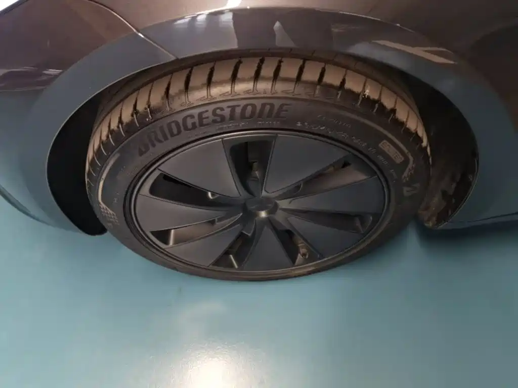 Tesla Model 3 — фото 23