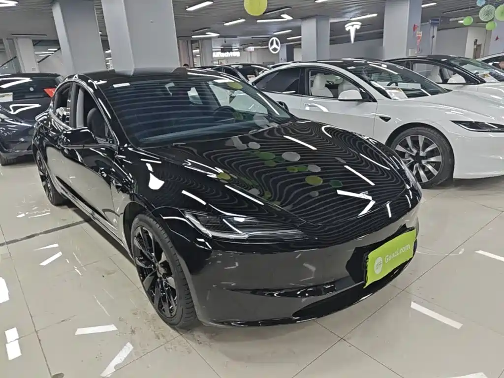 Tesla Model 3 — фото 4