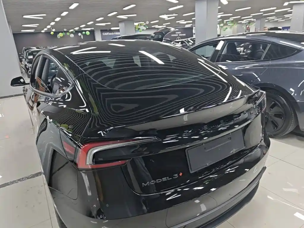 Tesla Model 3 — фото 5