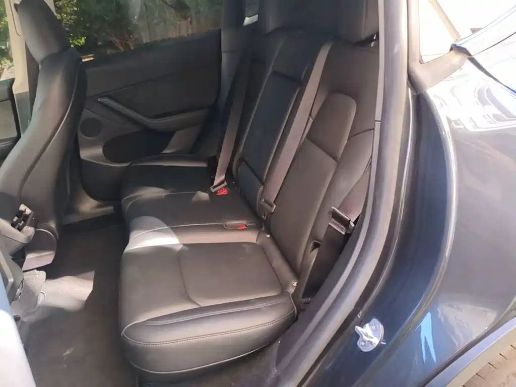 Tesla Model Y — фото 17