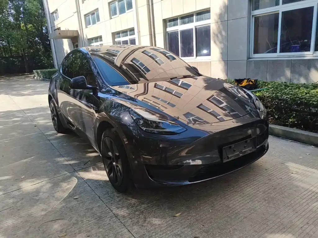 Tesla Model Y — фото 4
