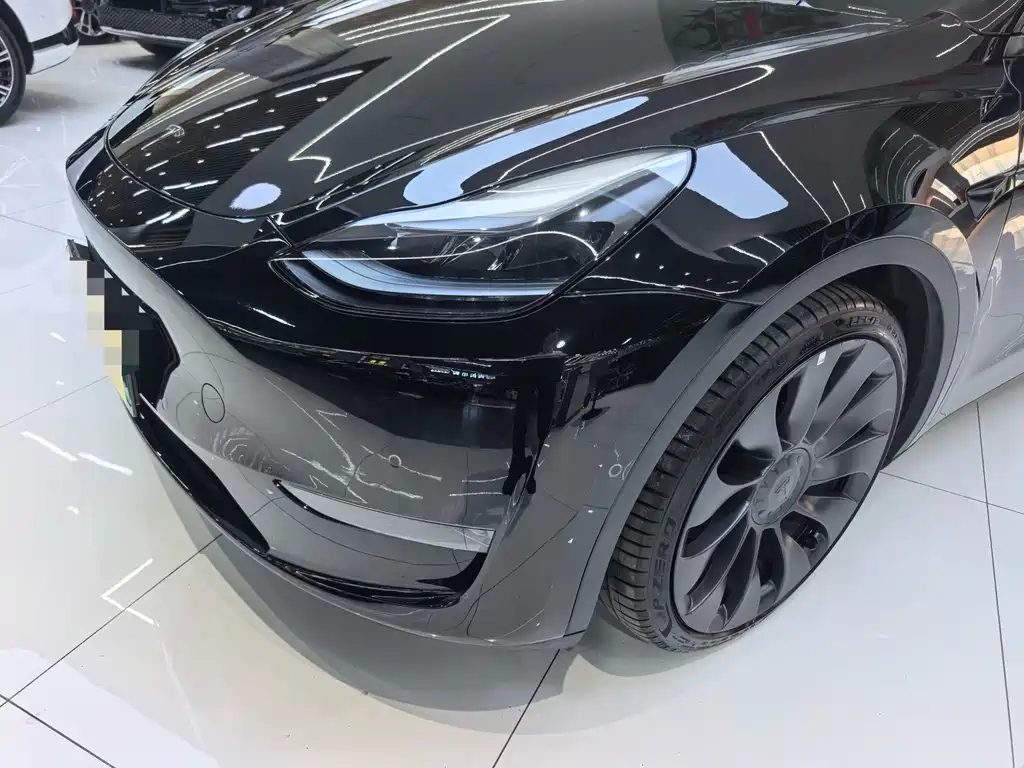 Tesla Model Y — фото 4
