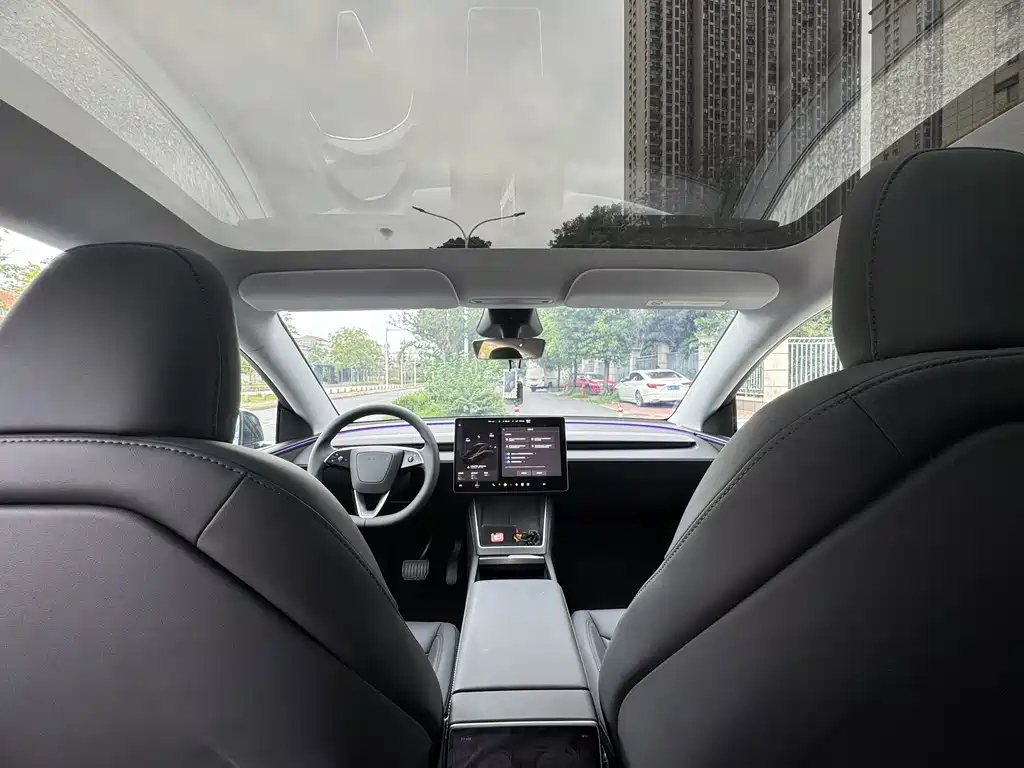 Tesla Model Y — фото 5