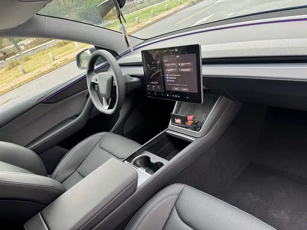 Tesla Model Y — фото 6