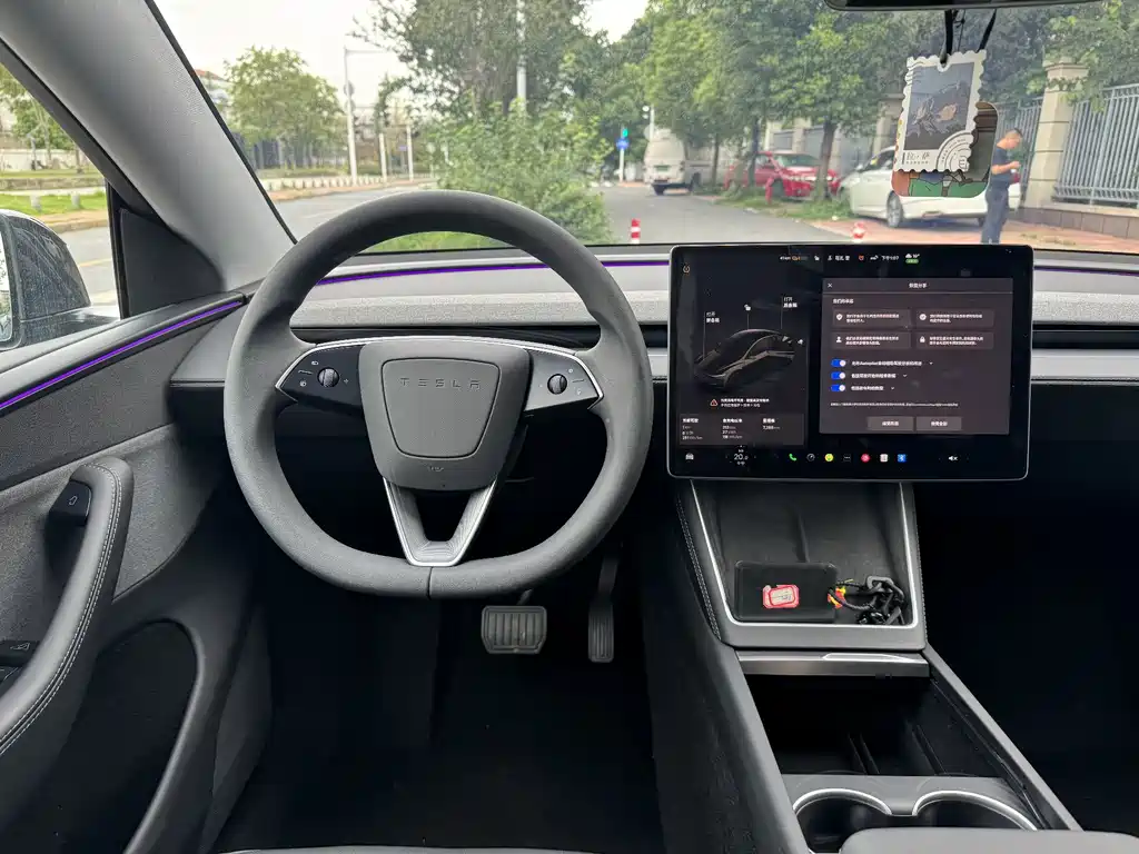 Tesla Model Y — фото 7