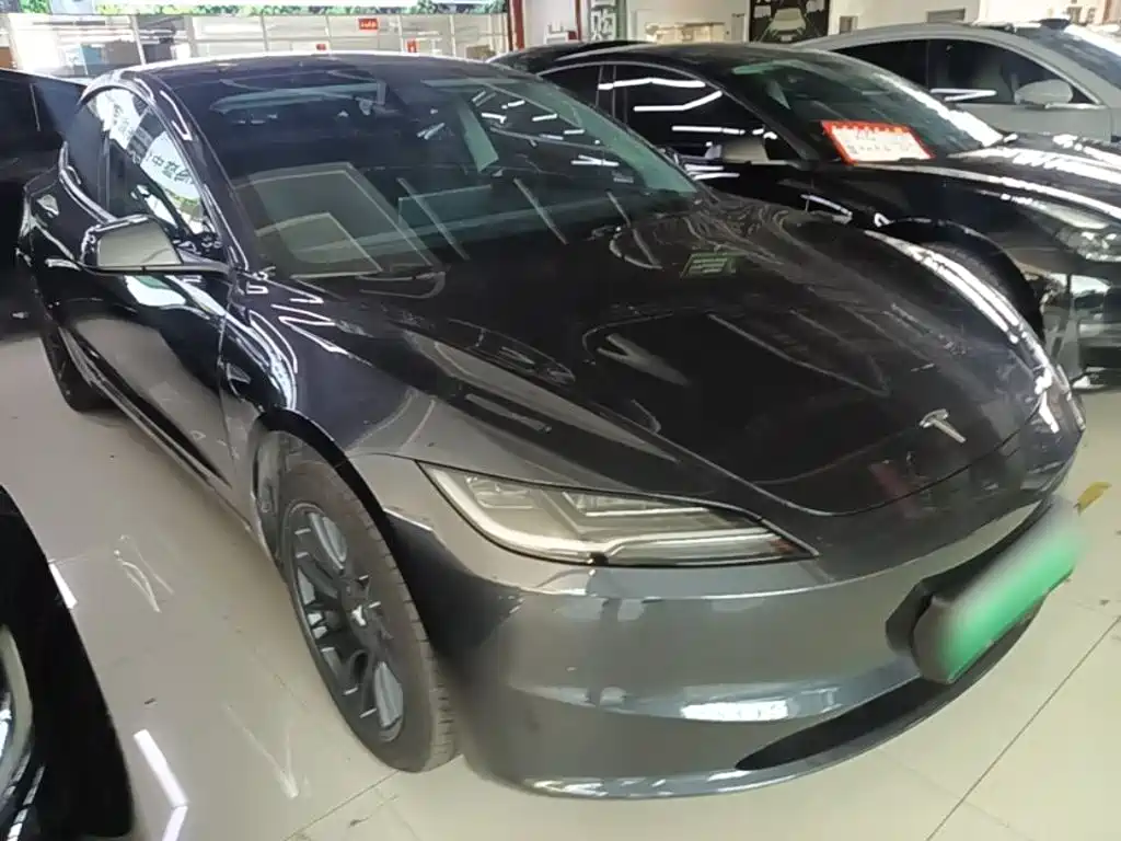 Tesla Model 3 — фото 4