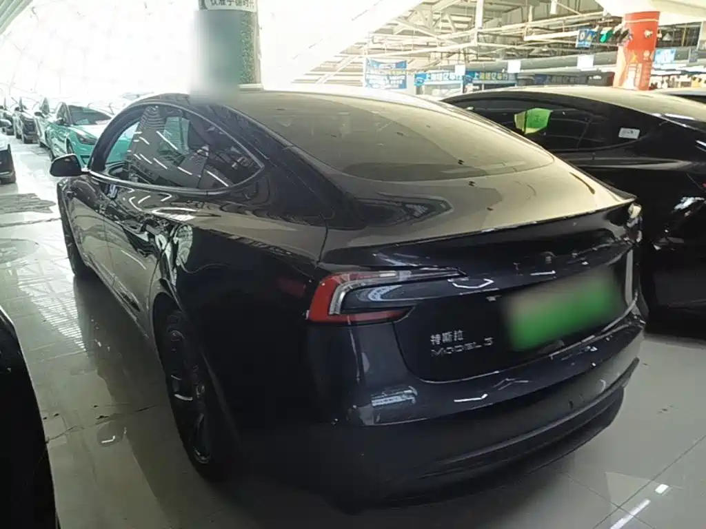 Tesla Model 3 — фото 5