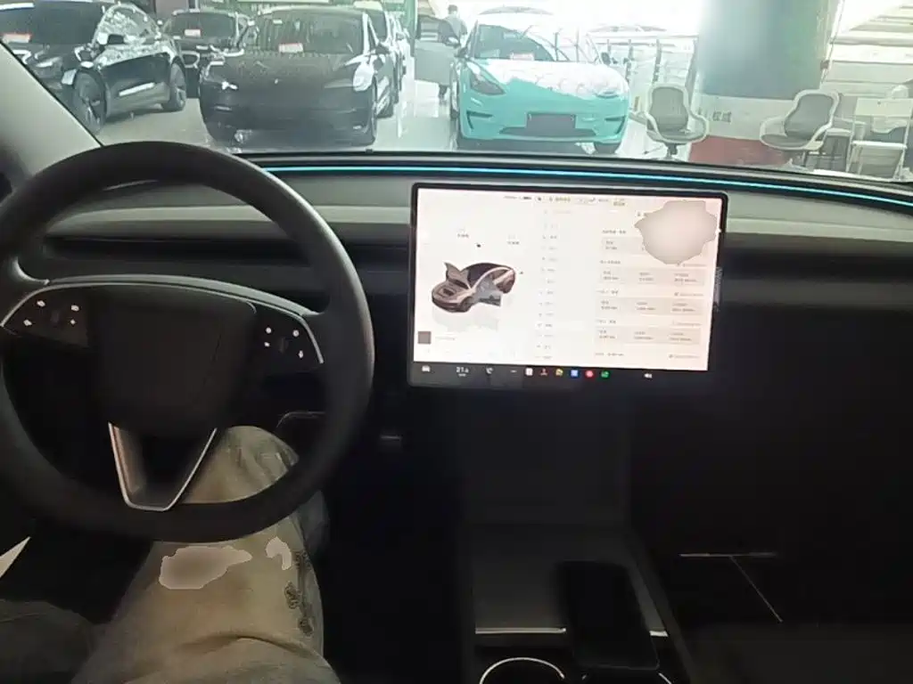 Tesla Model 3 — фото 10