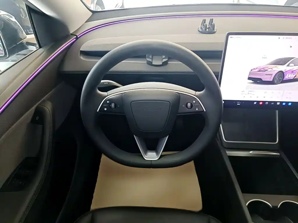 Tesla Model Y — фото 11
