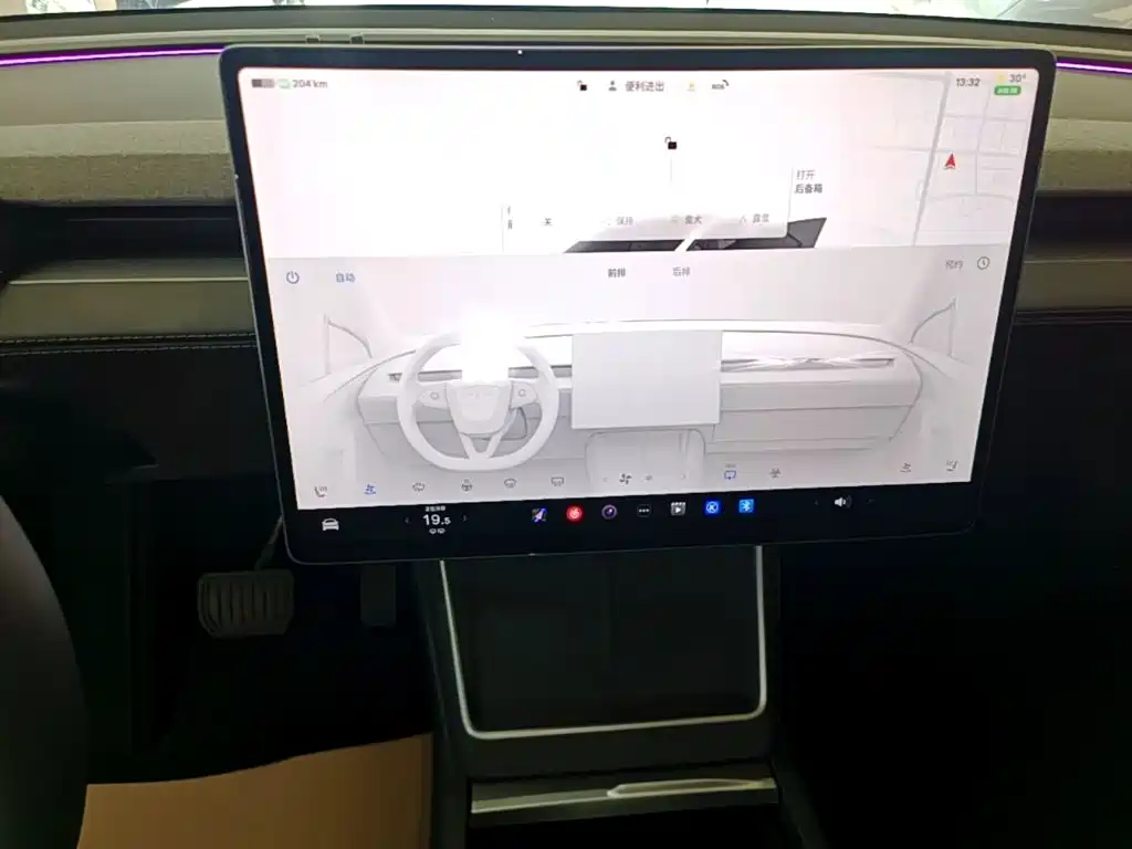 Tesla Model Y — фото 13
