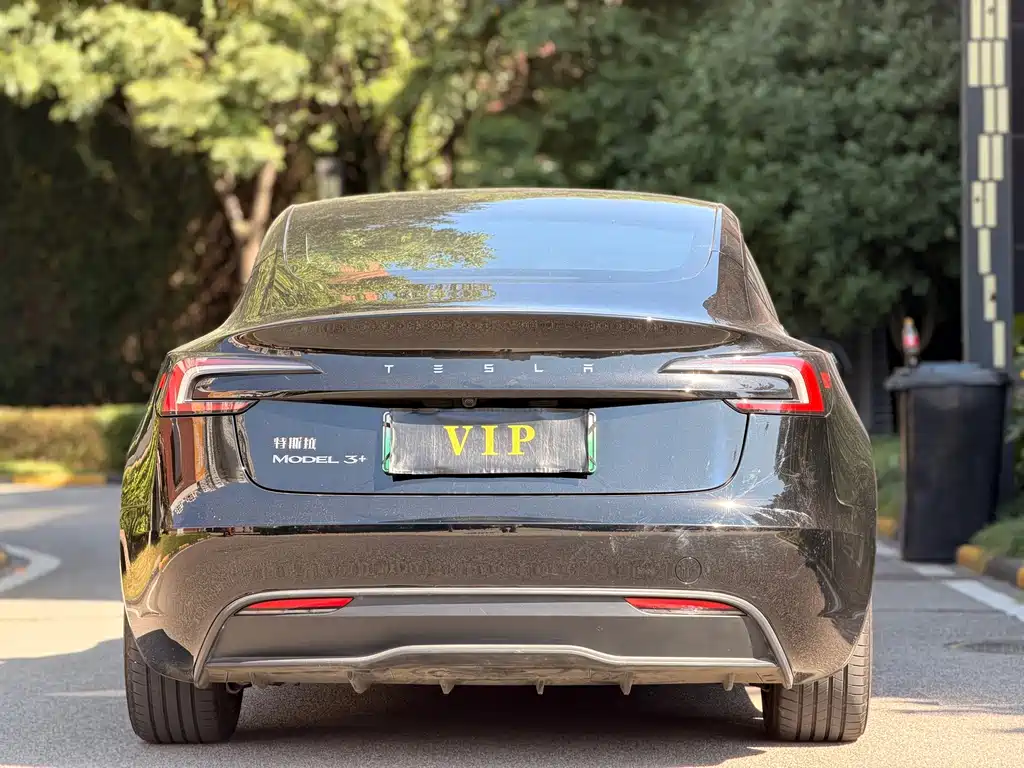 Tesla Model 3 — фото 8