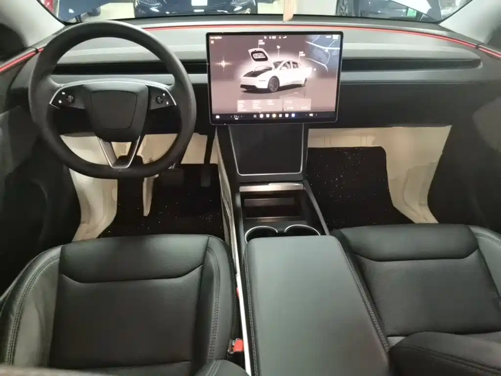 Tesla Model Y — фото 5