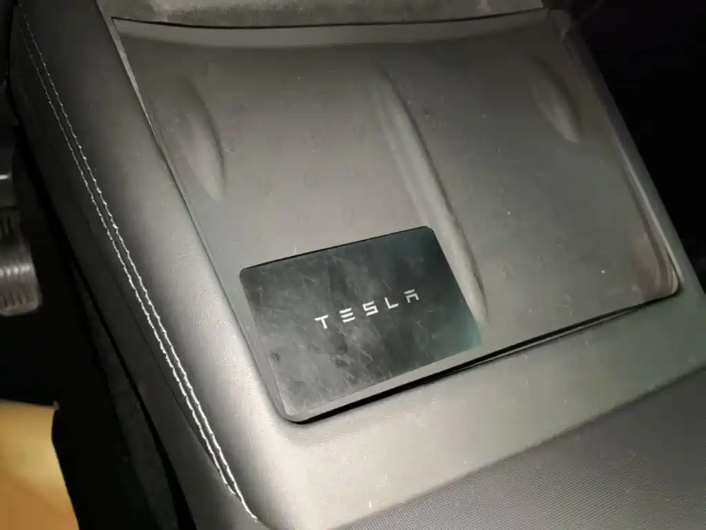 Tesla Model 3 — фото 9