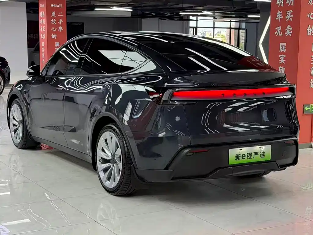 Tesla Model Y — фото 4