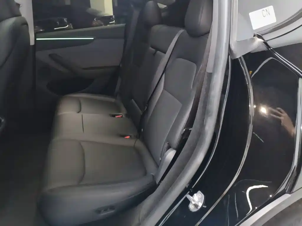 Tesla Model Y — фото 17