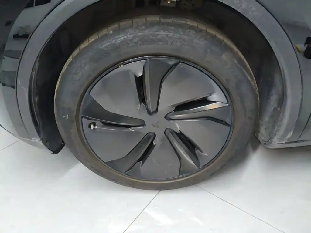 Tesla Model Y — фото 23