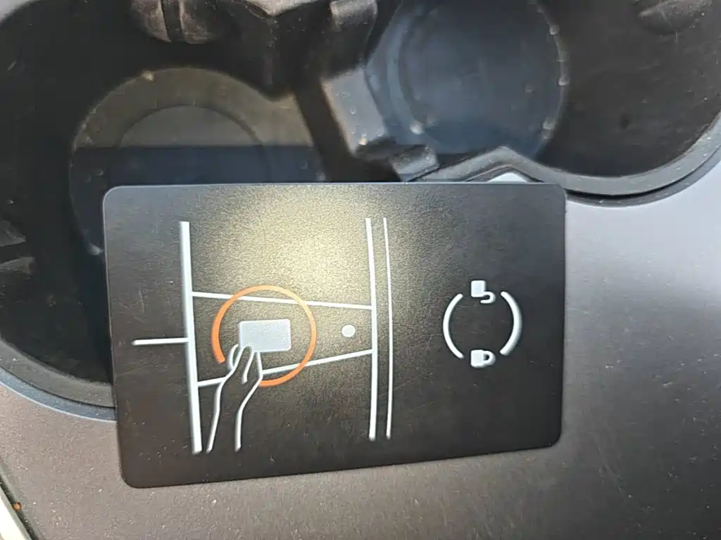 Tesla Model Y — фото 13