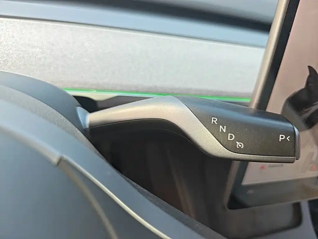 Tesla Model Y — фото 19