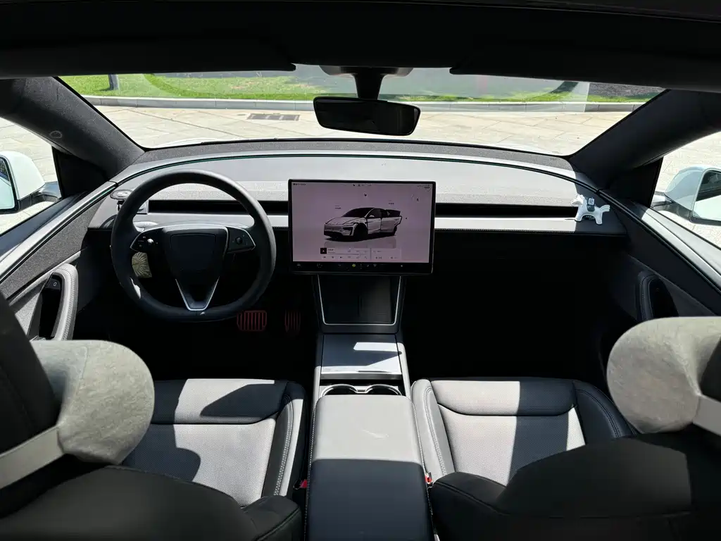 Tesla Model Y — фото 6