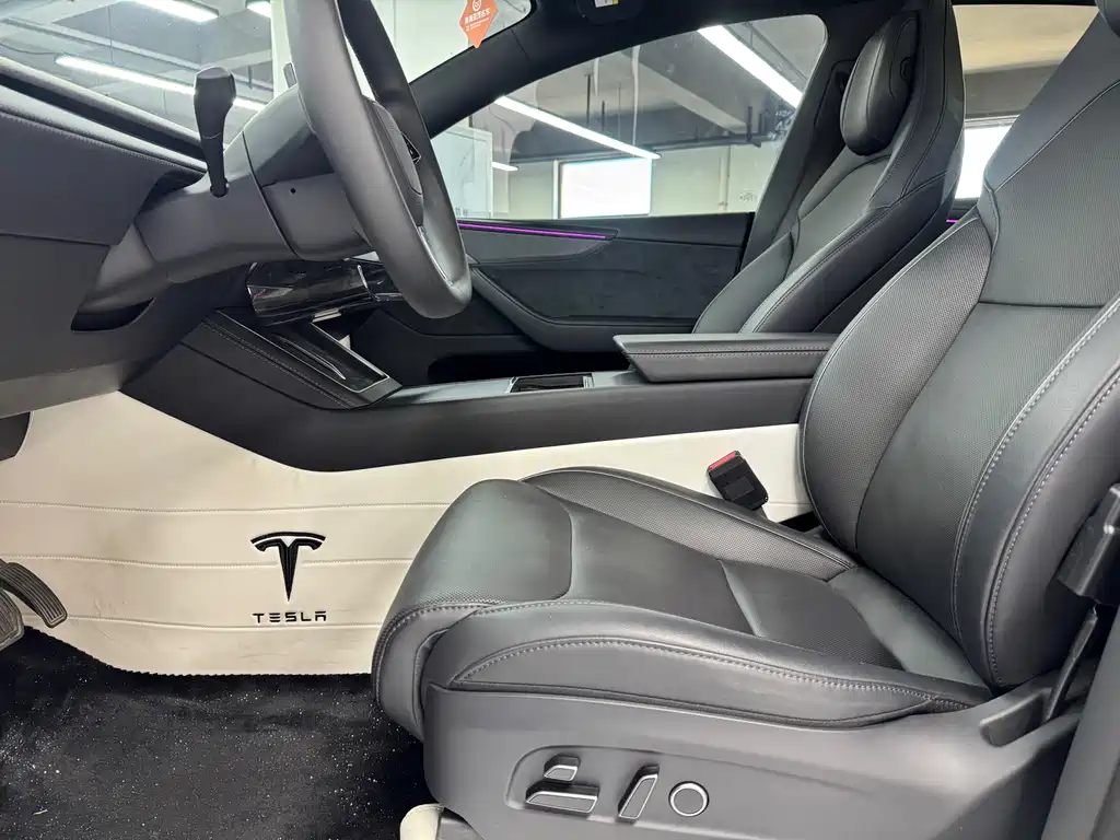 Tesla Model Y L — фото 5