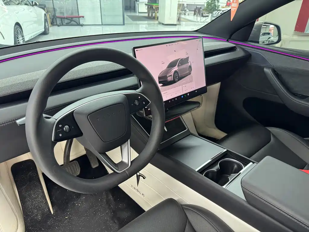 Tesla Model Y L — фото 6