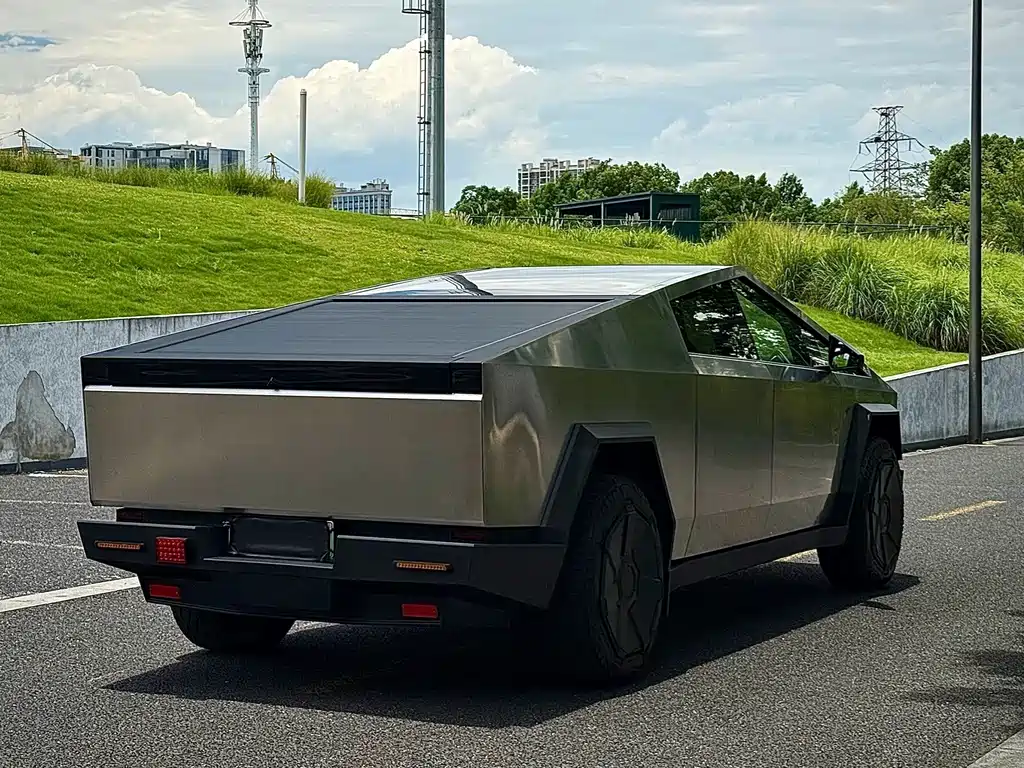 Tesla Cybertruck — фото 6