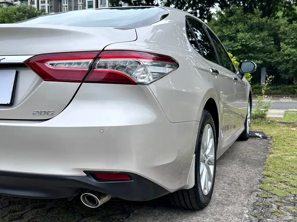 Toyota Camry — фото 24